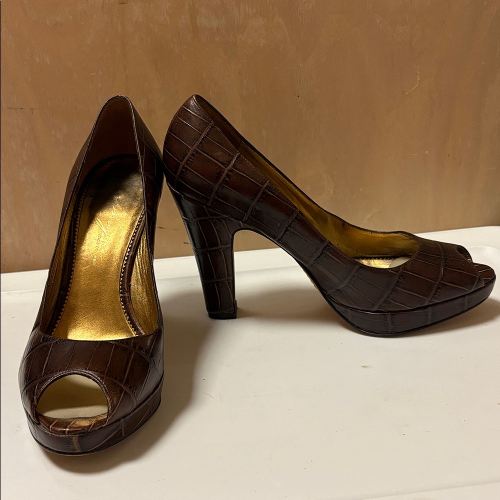 Vince Camuto Elegant Brown Peep-Toe Heels